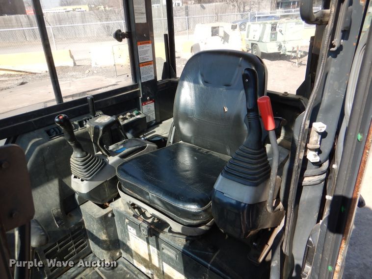 image for item DL4754 2005 Ditch Witch MX352  mini excavator