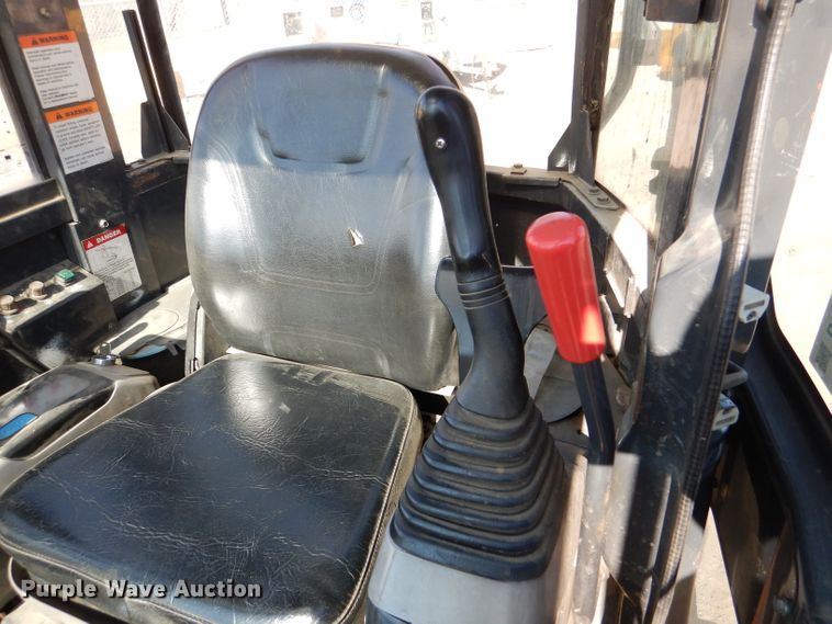 image for item DL4754 2005 Ditch Witch MX352  mini excavator