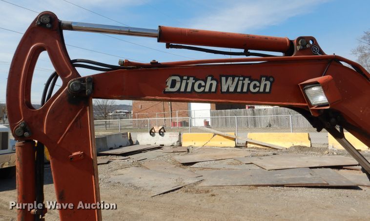 image for item DL4754 2005 Ditch Witch MX352  mini excavator