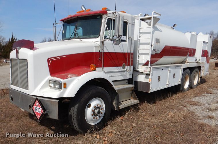 image for item DL4763 1992 Kenworth T400  fuel truck