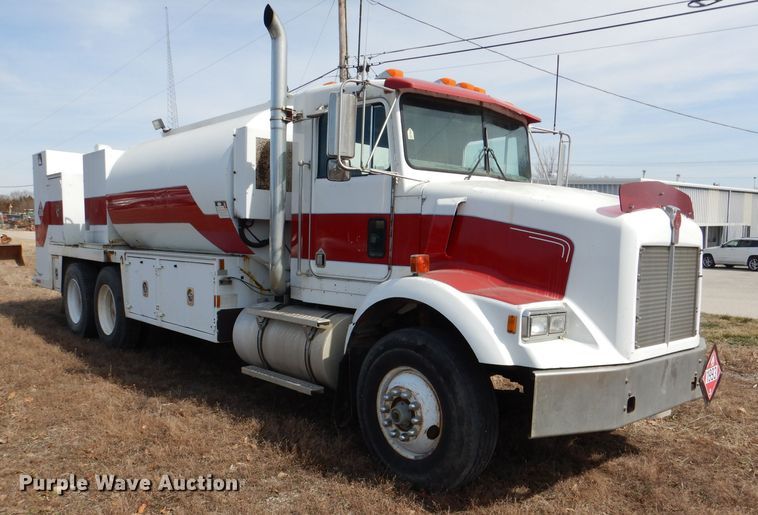 image for item DL4763 1992 Kenworth T400  fuel truck