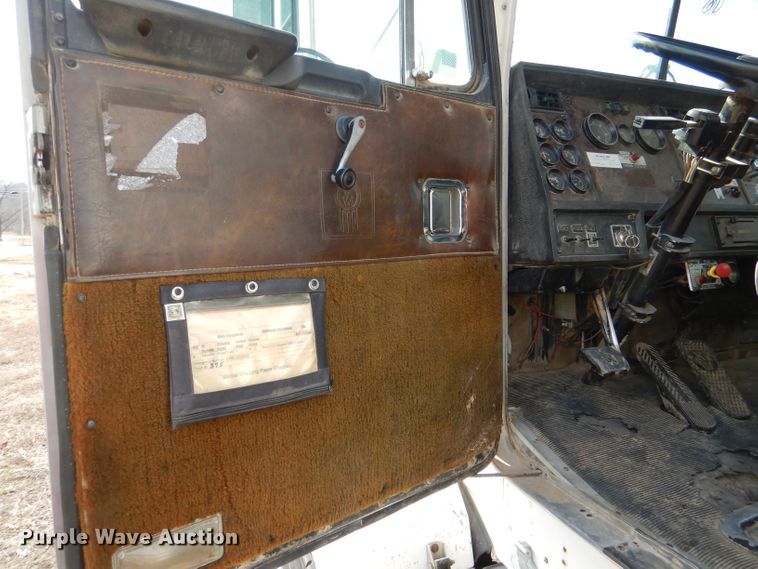 image for item DL4763 1992 Kenworth T400  fuel truck