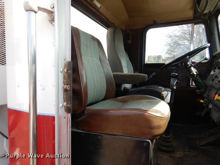 image for item DL4763 1992 Kenworth T400  fuel truck