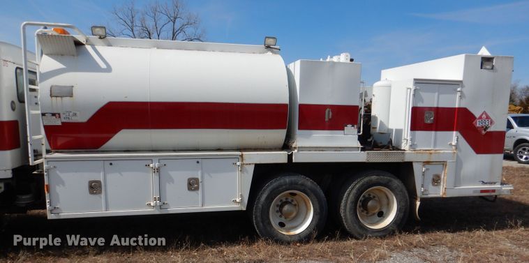 image for item DL4763 1992 Kenworth T400  fuel truck