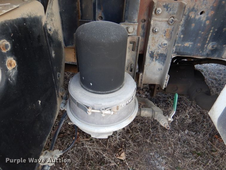 image for item DL4763 1992 Kenworth T400  fuel truck