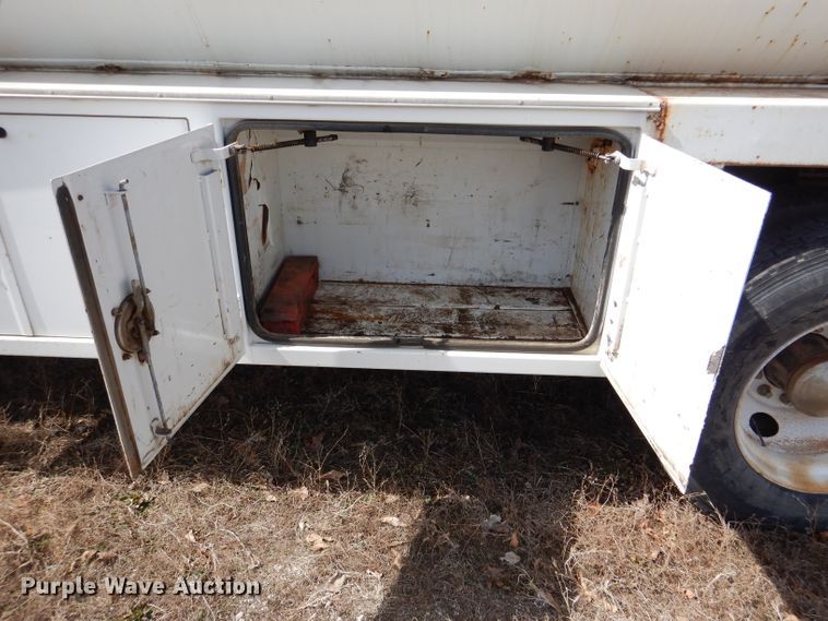 image for item DL4763 1992 Kenworth T400  fuel truck