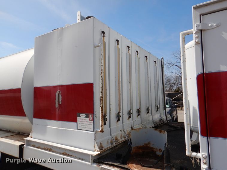 image for item DL4763 1992 Kenworth T400  fuel truck