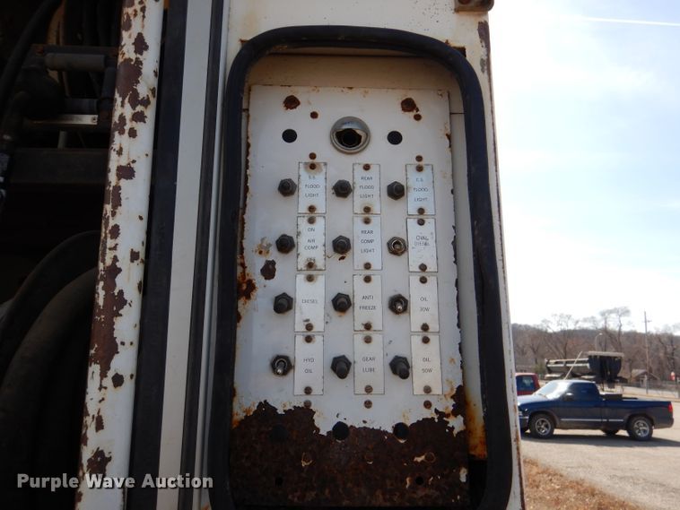 image for item DL4763 1992 Kenworth T400  fuel truck