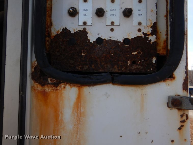 image for item DL4763 1992 Kenworth T400  fuel truck