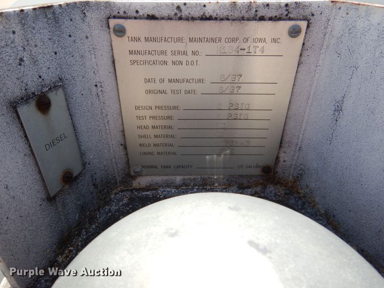 image for item DL4763 1992 Kenworth T400  fuel truck