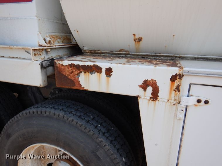 image for item DL4763 1992 Kenworth T400  fuel truck