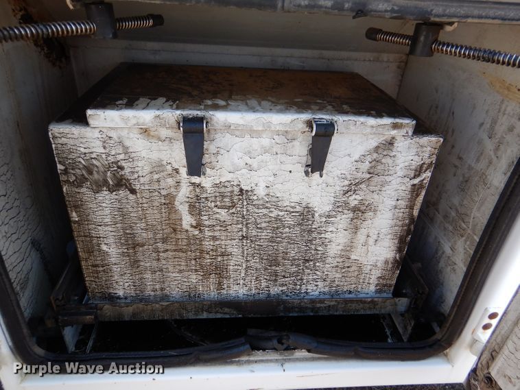 image for item DL4763 1992 Kenworth T400  fuel truck