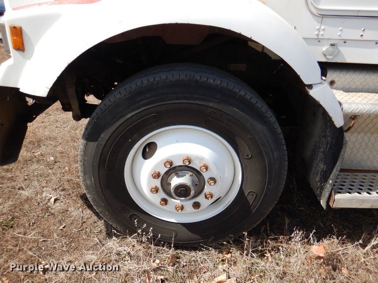 image for item DL4763 1992 Kenworth T400  fuel truck