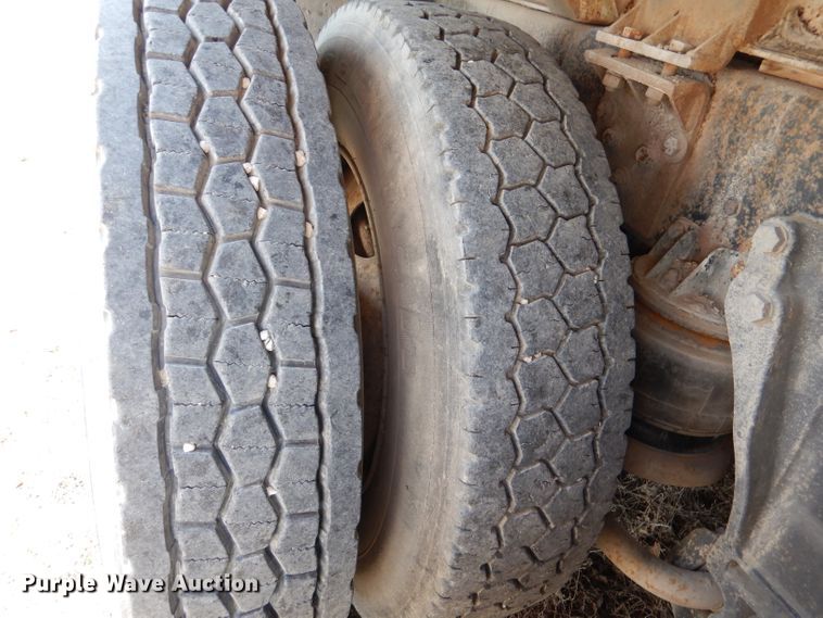 image for item DL4763 1992 Kenworth T400  fuel truck