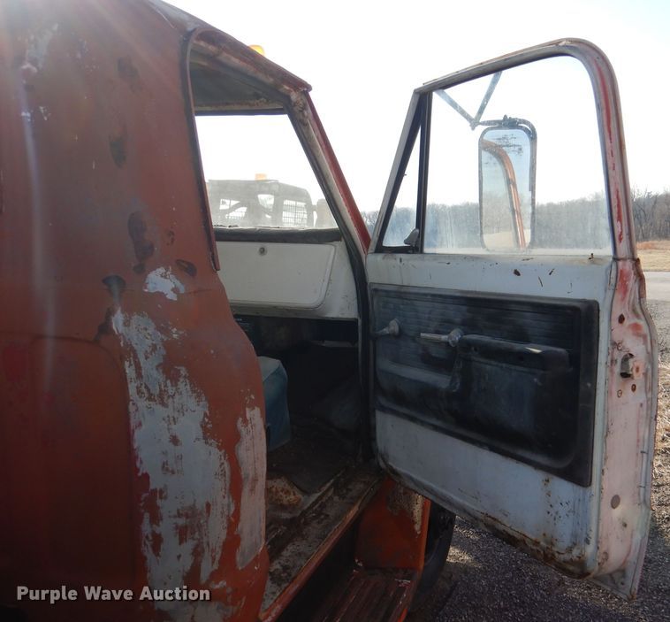 image for item DL4764 1972 Chevrolet C50  crane truck