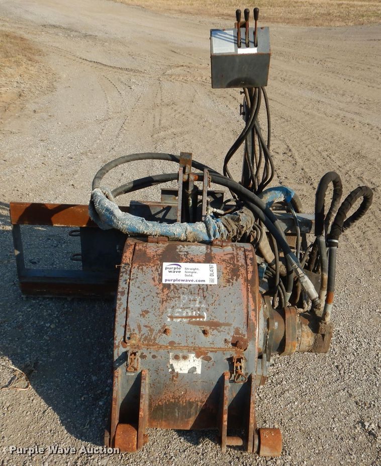 image for item DL4767 2006 Coneqtec AP450HD cold planer