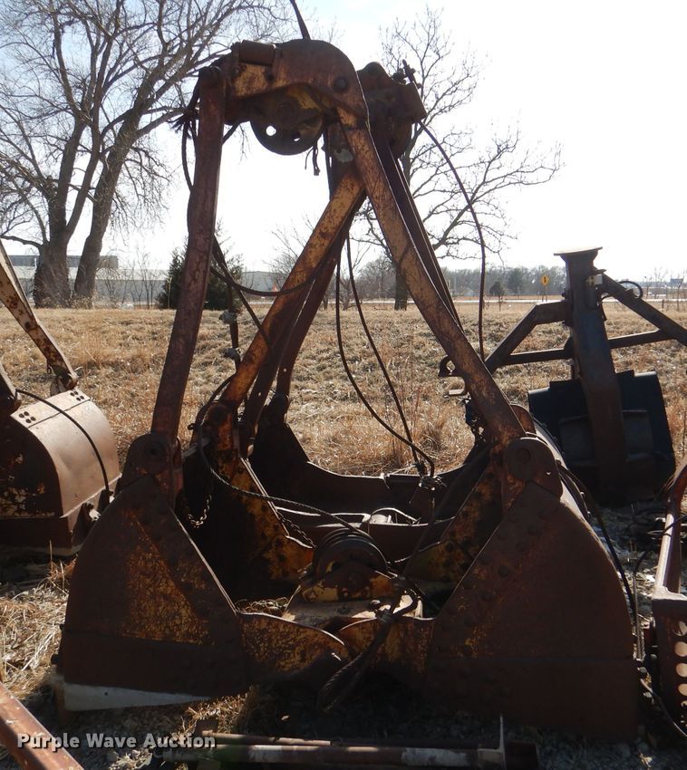 image for item DL4784 (2) crane clamshell buckets