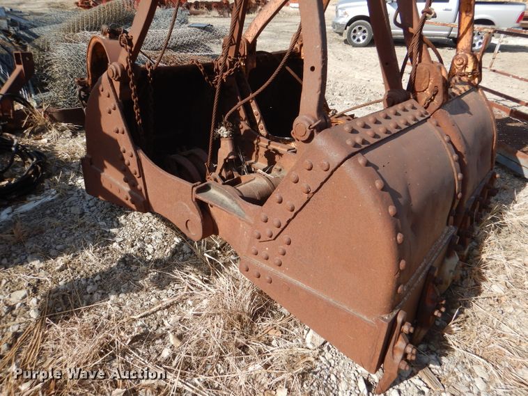 image for item DL4784 (2) crane clamshell buckets