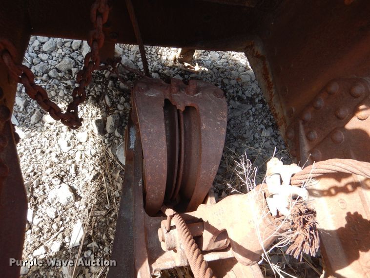 image for item DL4784 (2) crane clamshell buckets