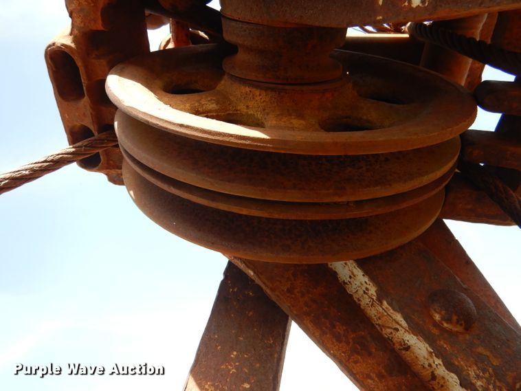 image for item DL4784 (2) crane clamshell buckets