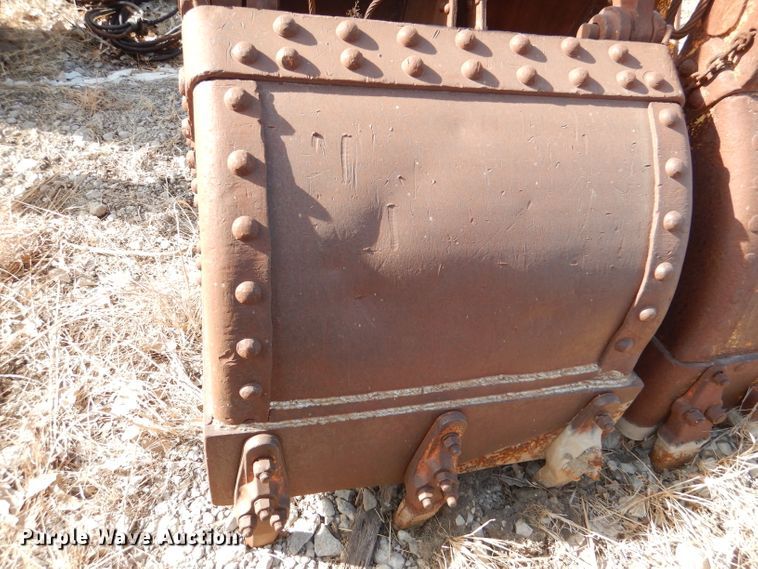 image for item DL4784 (2) crane clamshell buckets