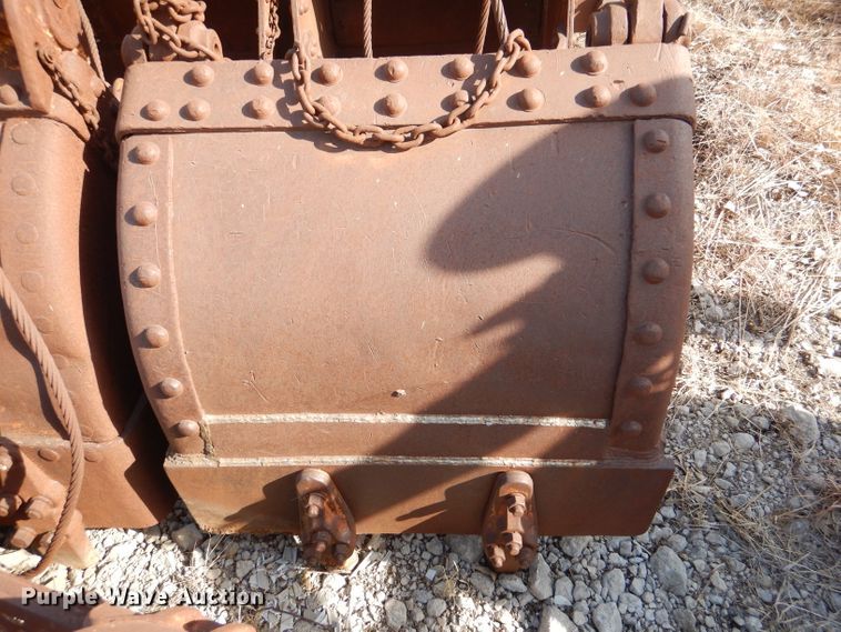 image for item DL4784 (2) crane clamshell buckets