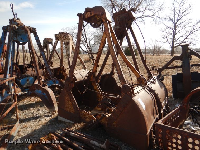 image for item DL4784 (2) crane clamshell buckets