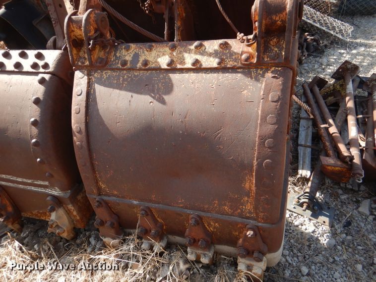 image for item DL4784 (2) crane clamshell buckets