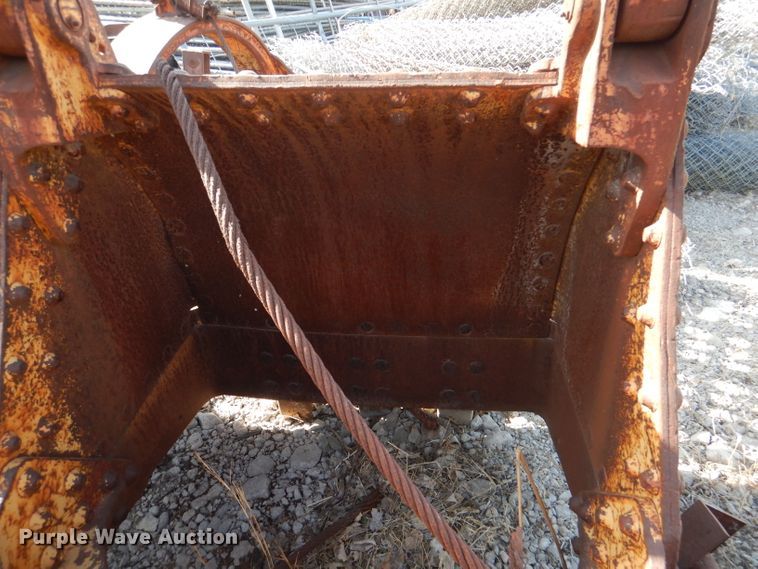 image for item DL4784 (2) crane clamshell buckets