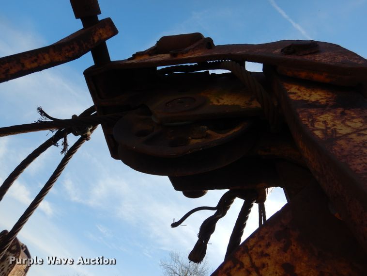 image for item DL4784 (2) crane clamshell buckets