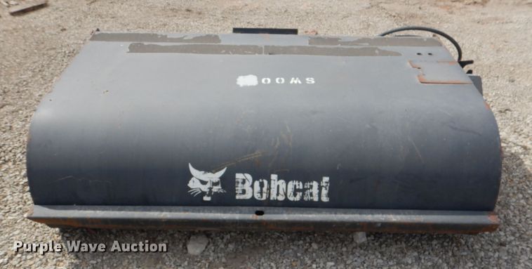 image for item DL4787 2007 Bobcat 72 Sweeper skid steer broom