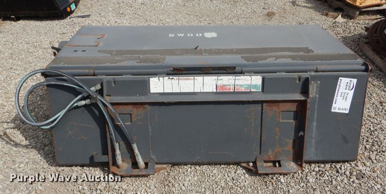 image for item DL4787 2007 Bobcat 72 Sweeper skid steer broom