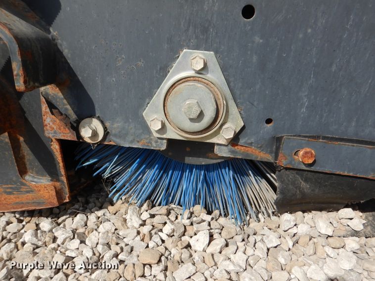 image for item DL4787 2007 Bobcat 72 Sweeper skid steer broom