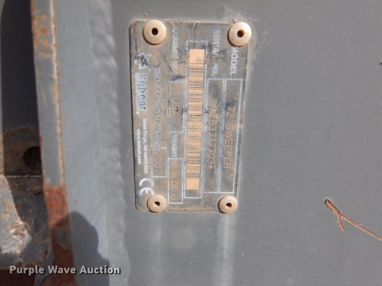 image for item DL4787 2007 Bobcat 72 Sweeper skid steer broom