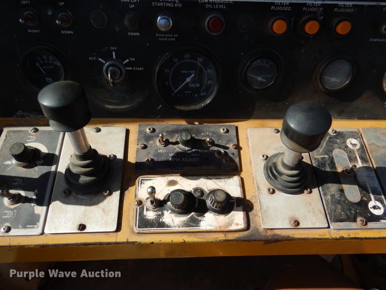 image for item DL4795 1993 Vermeer T850  trencher