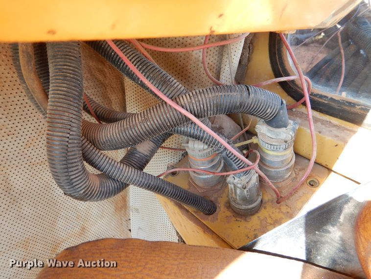 image for item DL4795 1993 Vermeer T850  trencher