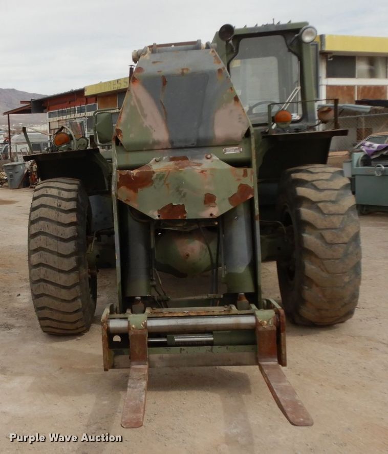 image for item DM2832 1991 SkyTrak 6000M  telehandler