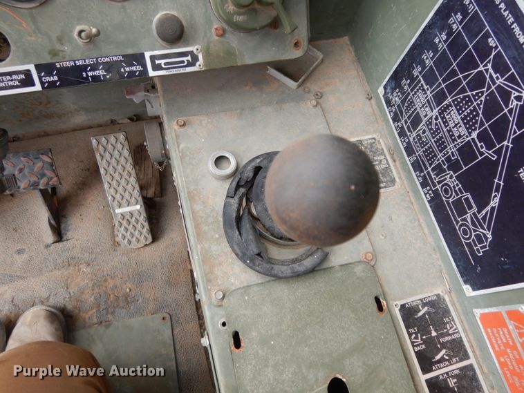 image for item DM2832 1991 SkyTrak 6000M  telehandler