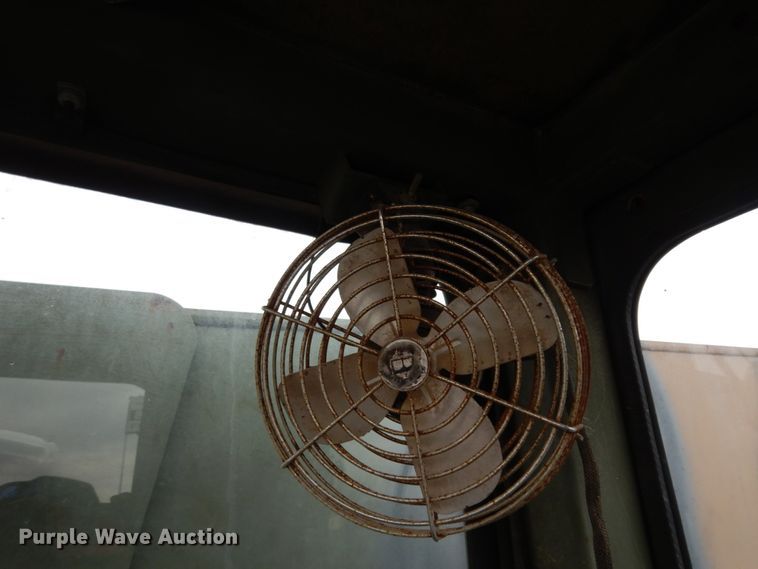 image for item DM2832 1991 SkyTrak 6000M  telehandler