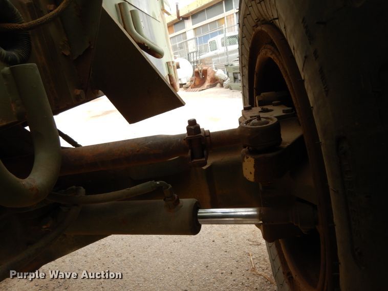 image for item DM2832 1991 SkyTrak 6000M  telehandler