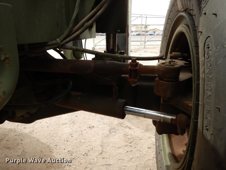 image for item DM2832 1991 SkyTrak 6000M  telehandler