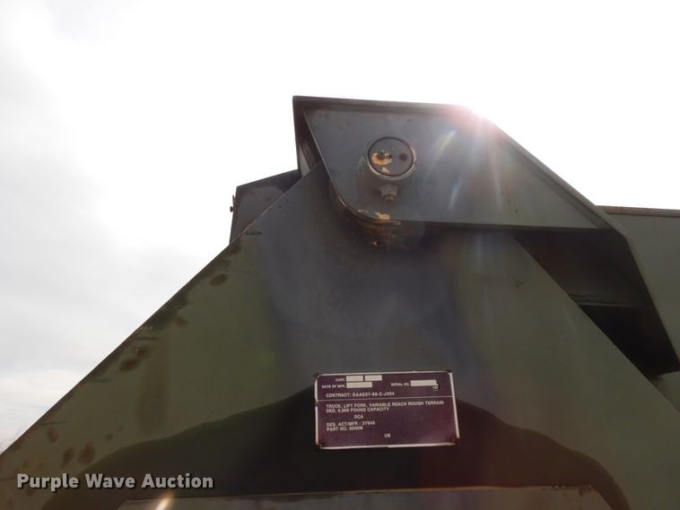 image for item DM2832 1991 SkyTrak 6000M  telehandler