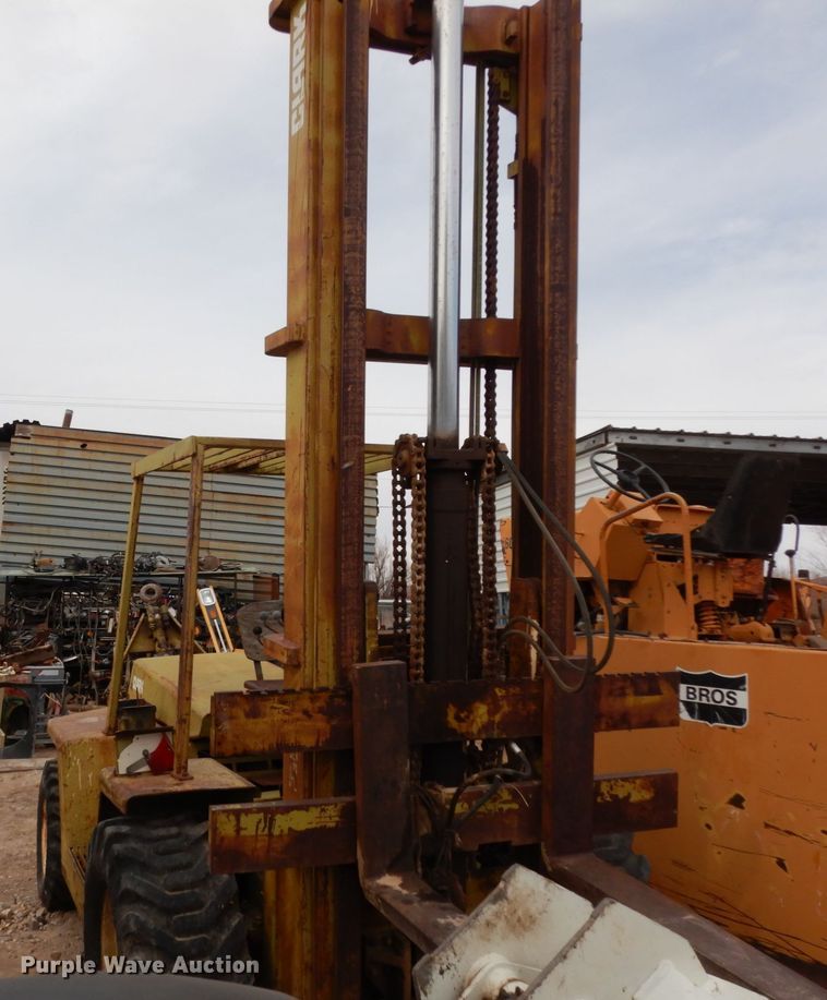 image for item DM2833 Clark IT60  forklift