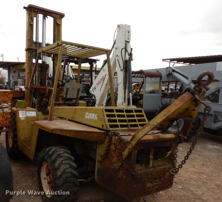 image for item DM2833 Clark IT60  forklift