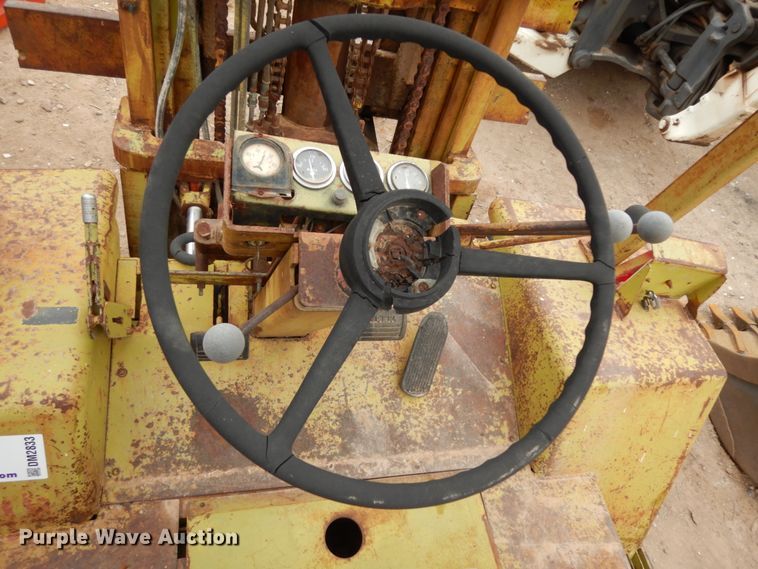 image for item DM2833 Clark IT60  forklift