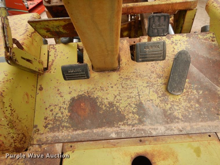 image for item DM2833 Clark IT60  forklift