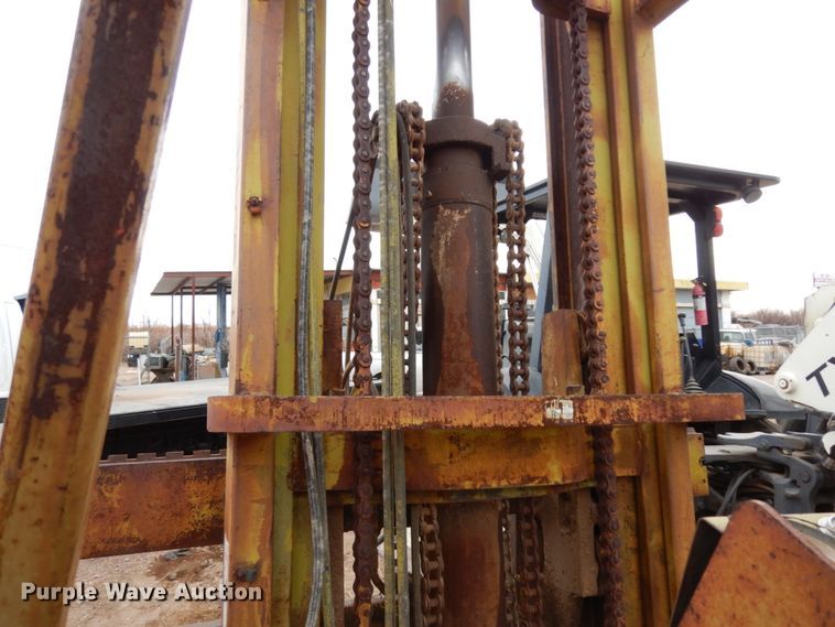 image for item DM2833 Clark IT60  forklift