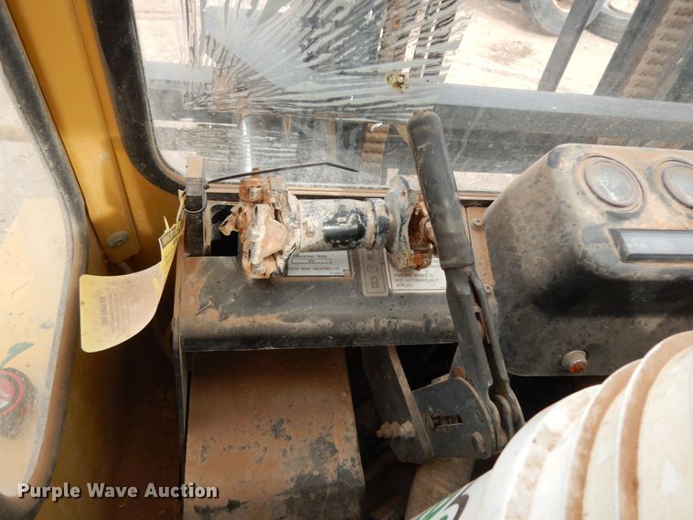 image for item DM2834 2004 Daewoo D60A-2  forklift