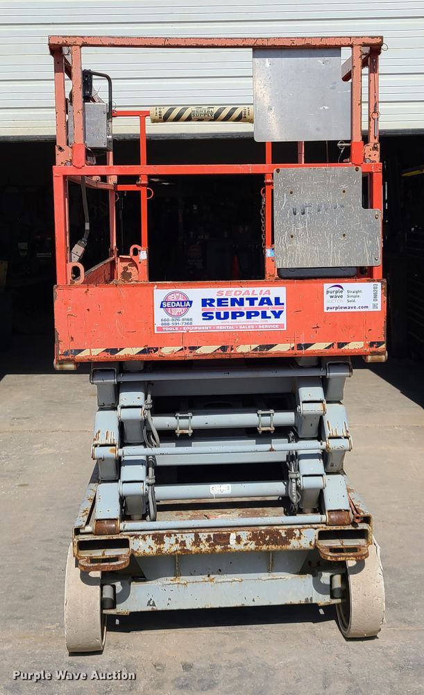 image for item DN6203 2005 Skyjack SJIII 4632  scissor lift