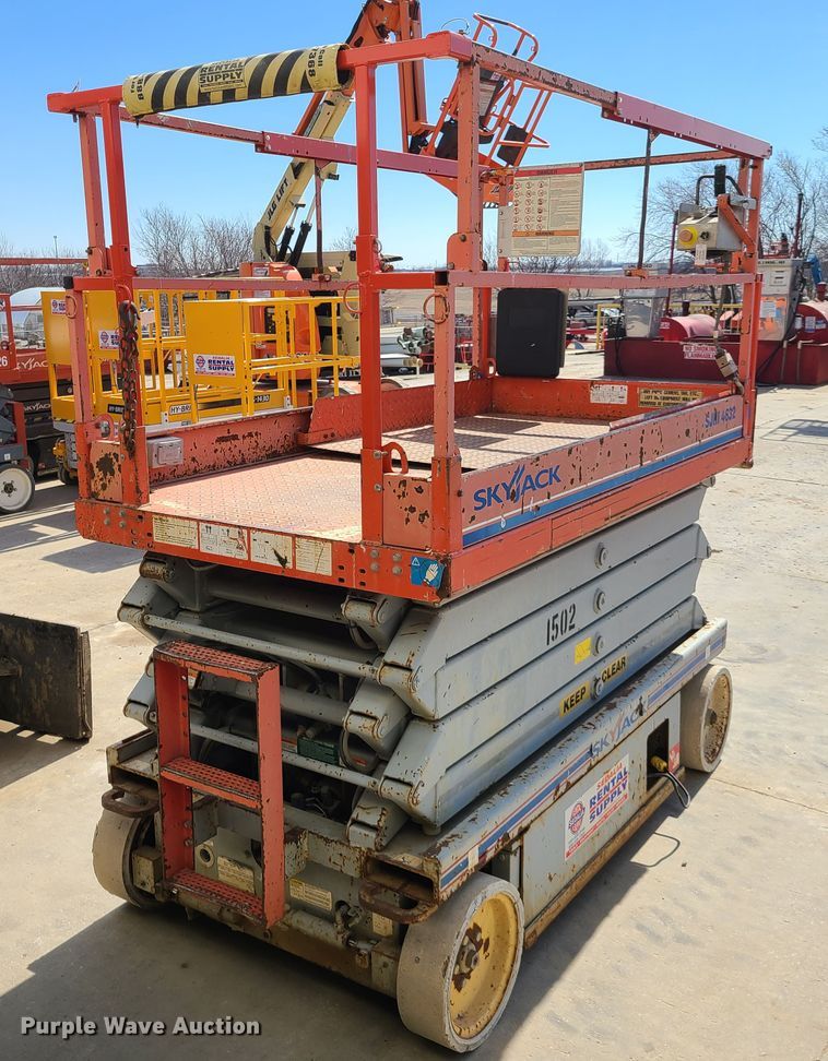 image for item DN6203 2005 Skyjack SJIII 4632  scissor lift